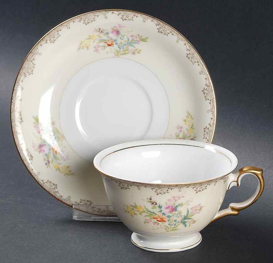 Burbank Footed Cup & Saucer Set by Meito-1
