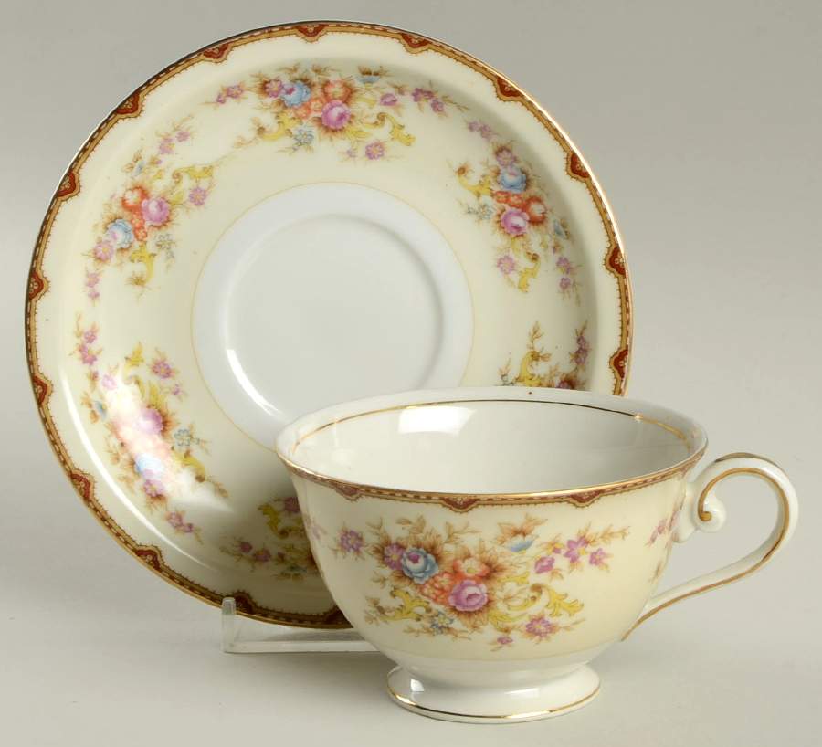 MEI359 Footed Cup & Saucer Set by Meito-1