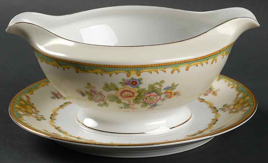 Paris Green Round Gravy Boat/Attached Underplate by Meito-1