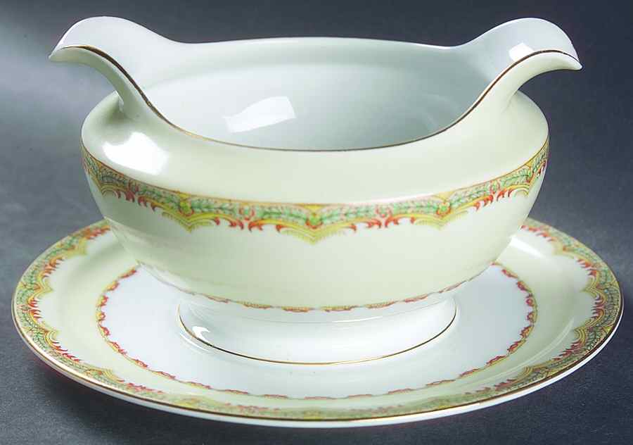 Seville Gravy Boat with Attached Underplate by Meito-1
