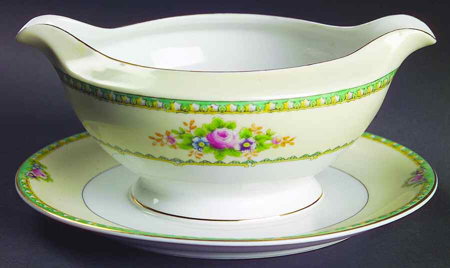 Shelley Gravy Boat with Attached Underplate by Meito-1