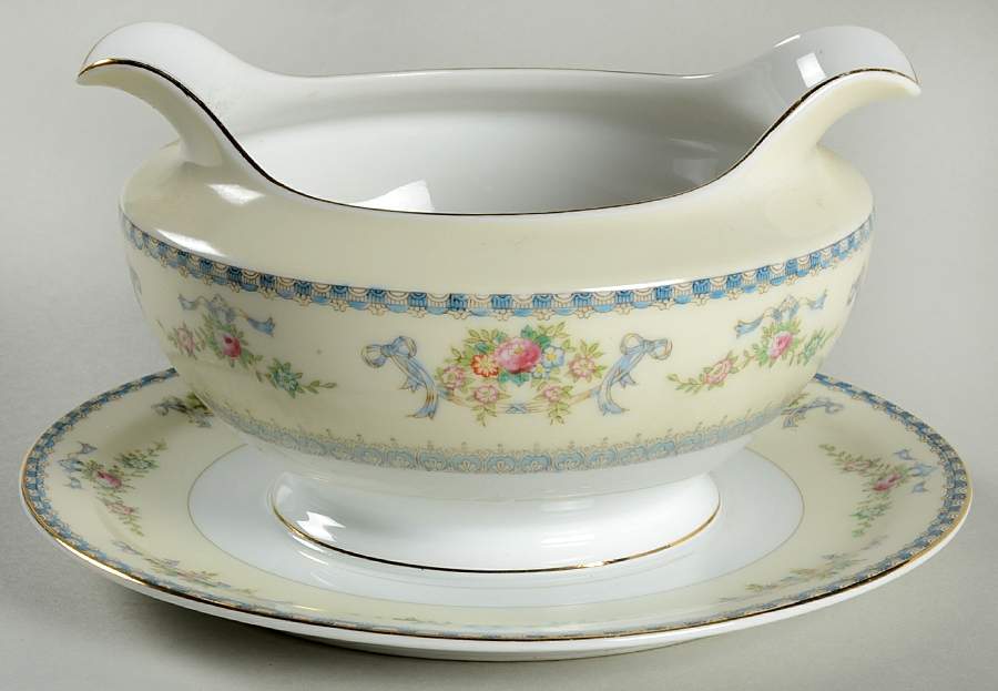 V2036 Gravy Boat with Attached Underplate by Meito-1