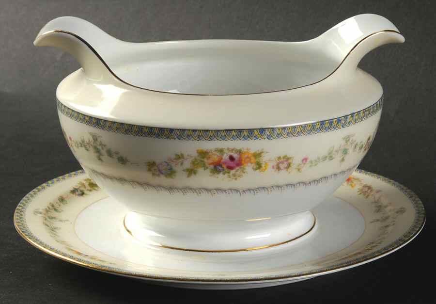V2144 Gravy Boat with Attached Underplate by Meito-1