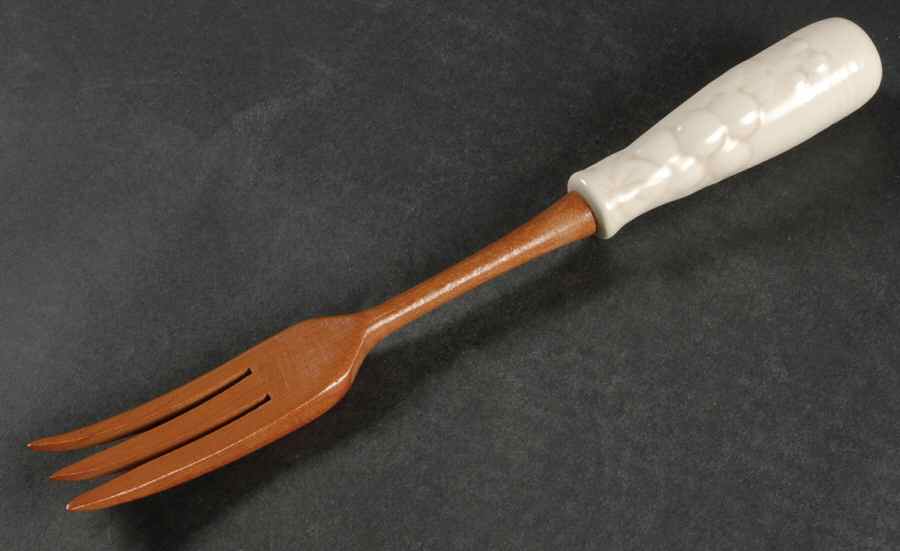 Antique Grape White Salad Serving Fork with Wood Prongs by Metlox - Poppytrail - Vernon-1