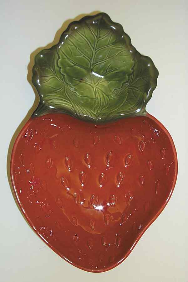 California Strawberry 1 Piece Chip & Dip by Metlox - Poppytrail - Vernon-1