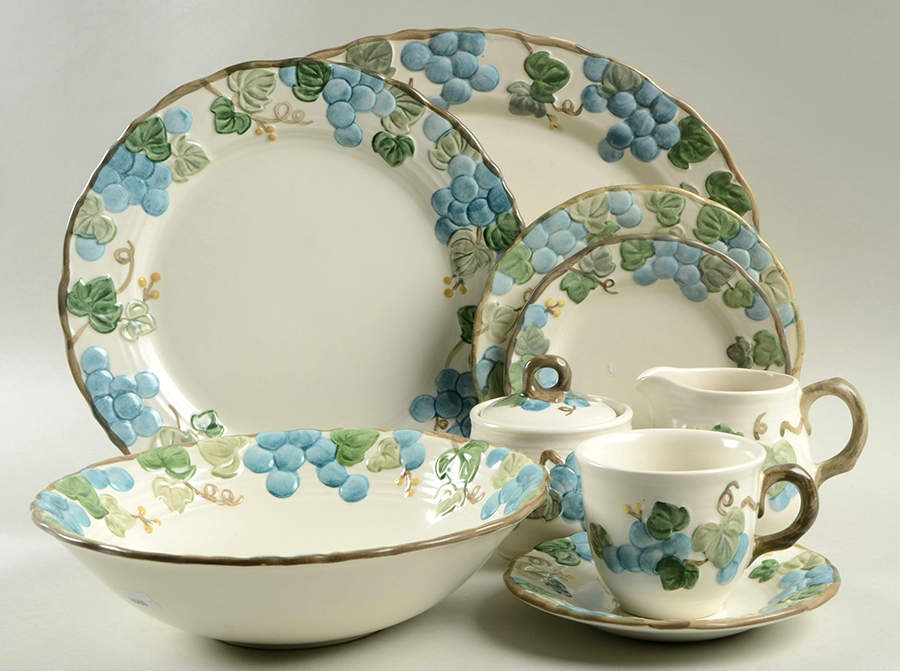 Sculptured Grape 45 Piece Starter Set by Metlox - Poppytrail - Vernon-1