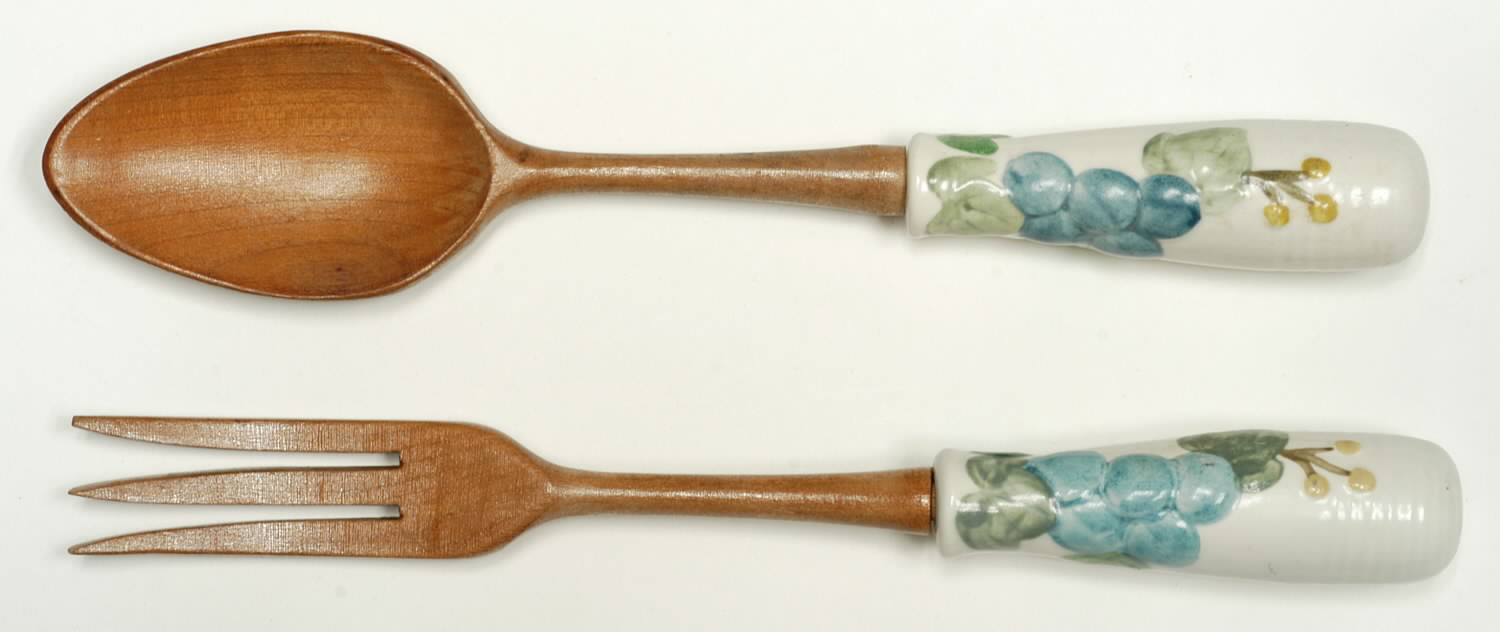 Sculptured Grape 2-Piece Wood/Ceramic Salad Set by Metlox - Poppytrail - Vernon-1