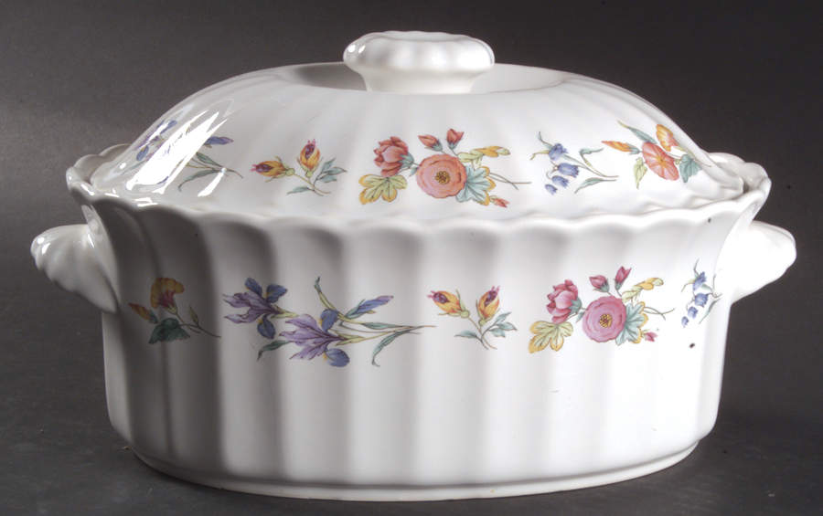 Brywood 1.5 Quart Oval Covered Casserole by Mikasa-1