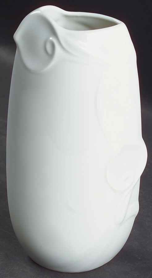 Classic Flair White 7" Vase by Mikasa-1
