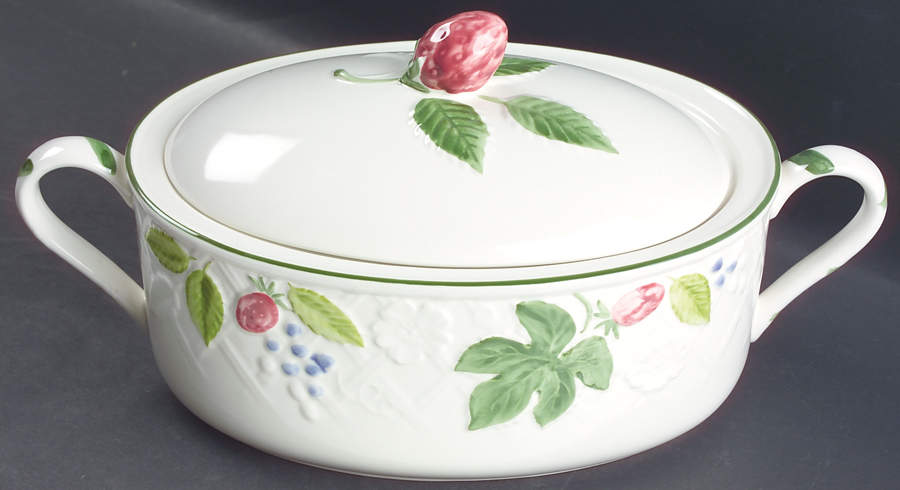 Country Berries 2.25 Quart Oval Covered Casserole by Mikasa-1