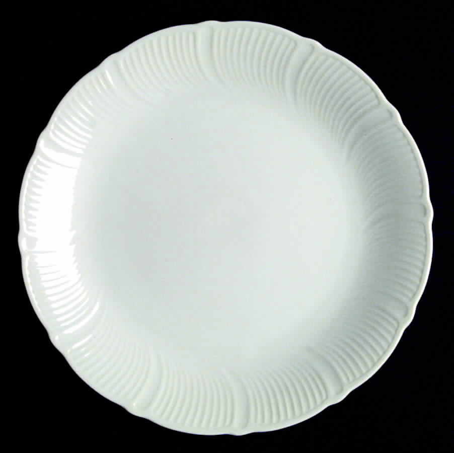 Coquille Dinner Plate by Mikasa-1