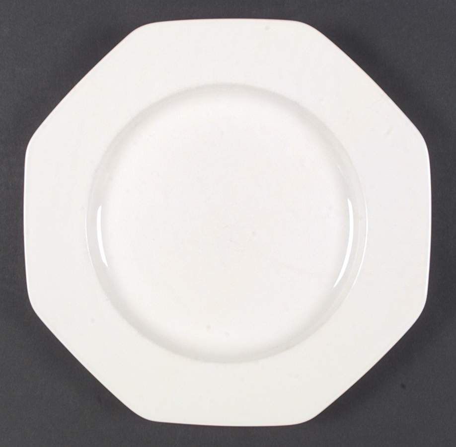 Color Spectrum Alpine White Dinner Plate by Mikasa-1