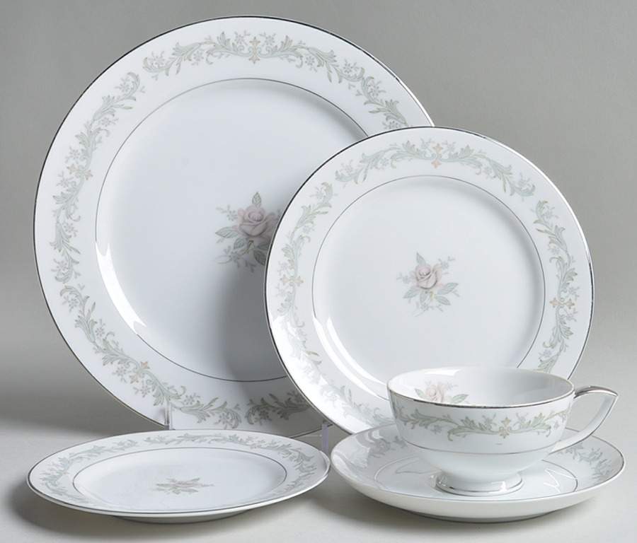 Cotillion 5 Piece Place Setting by Mikasa-1