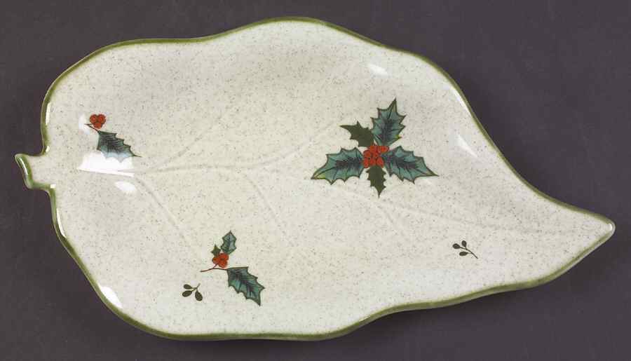 Festive Season Small Leaf Dish by Mikasa-1