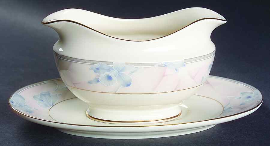 Floral Blush Gravy Boat & Underplate by Mikasa-1