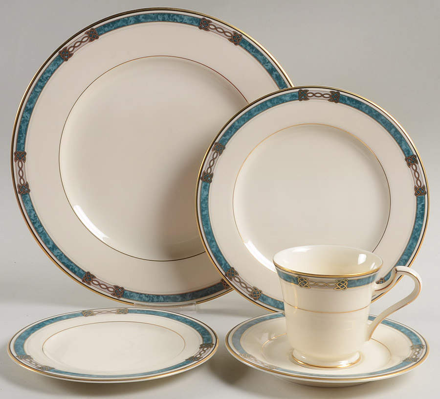 Golden Legacy 5 Piece Place Setting by Mikasa-1