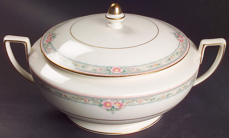 La Rose Round Covered Vegetable by Mikasa-1