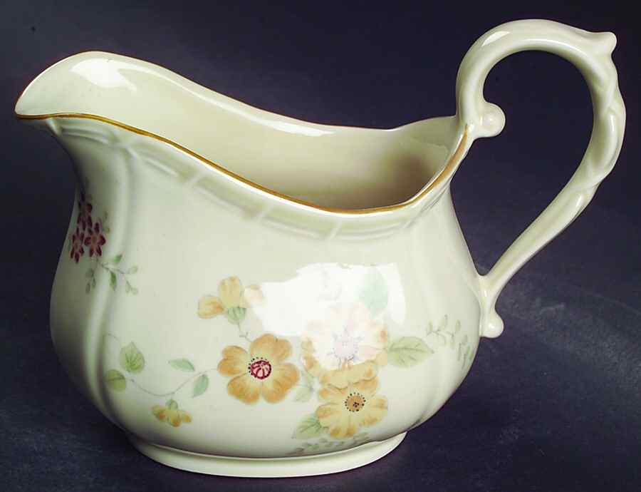 Merrie Creamer by Mikasa-1