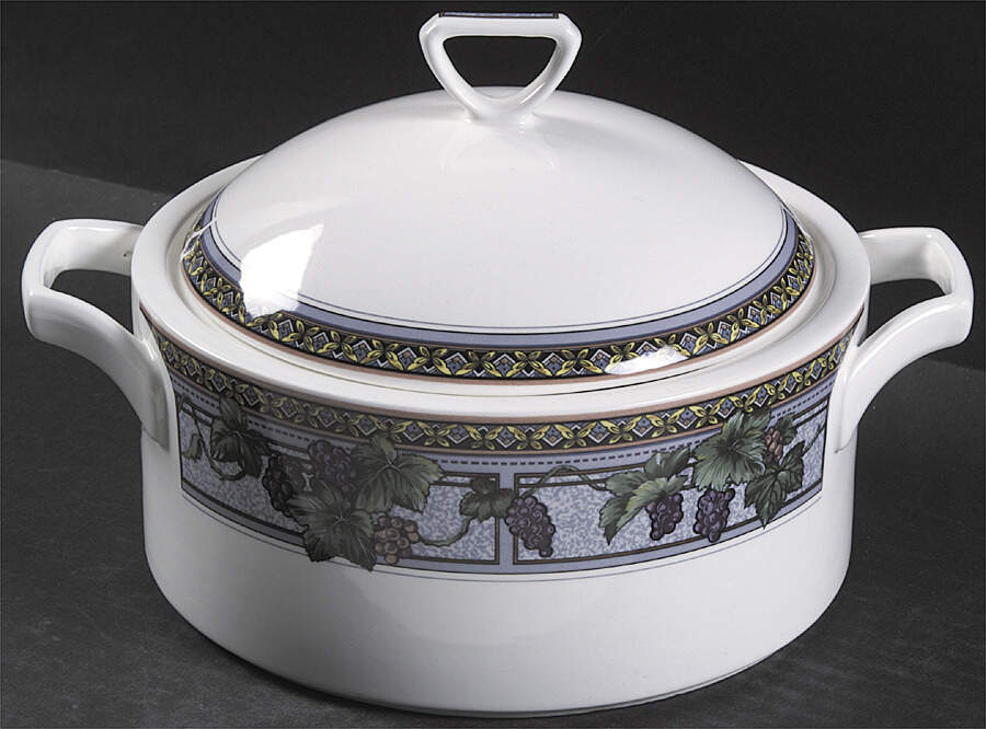 Royal Harvest 1.5 Qt Round Covered Casserole by Mikasa-1
