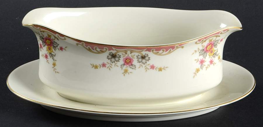 Shelly Gravy Boat with Attached Underplate by Mikasa-1