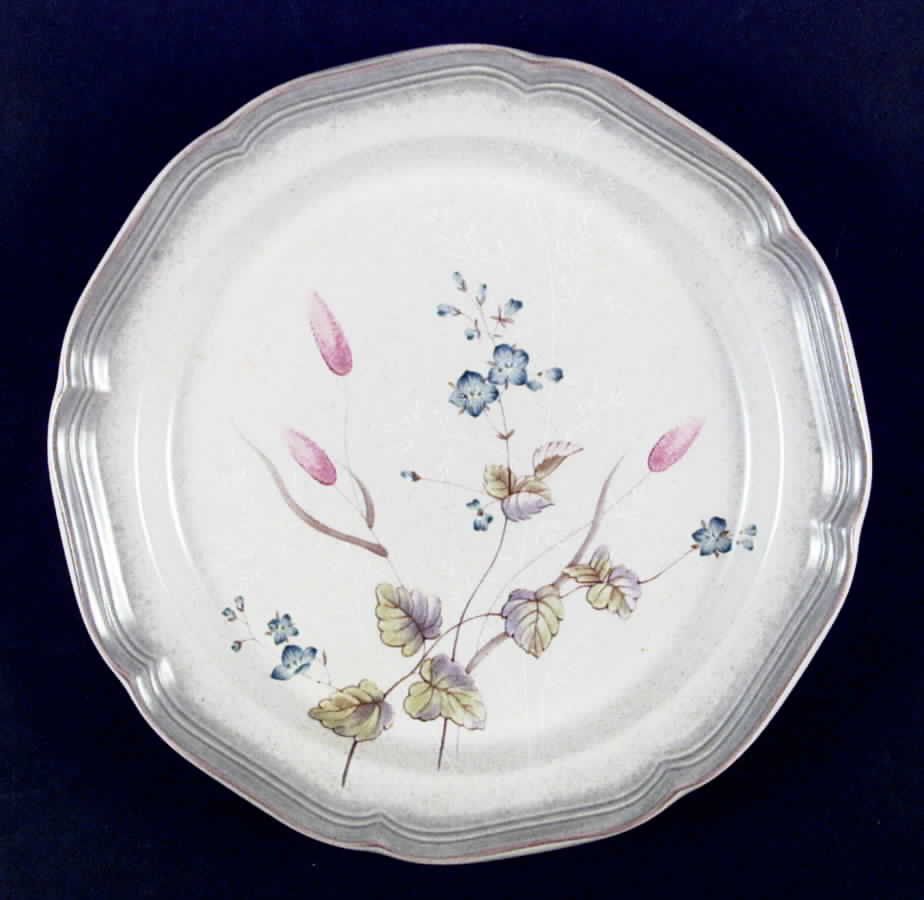 Strolling Dinner Plate by Mikasa-1