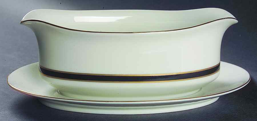 Trafalgar Gravy Boat with Attached Underplate by Mikasa-1