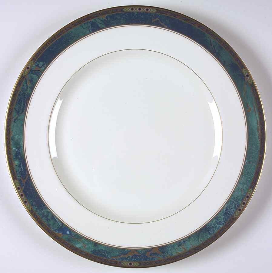 Venetian Court 12" Chop Plate (Round Platter) by Mikasa-1