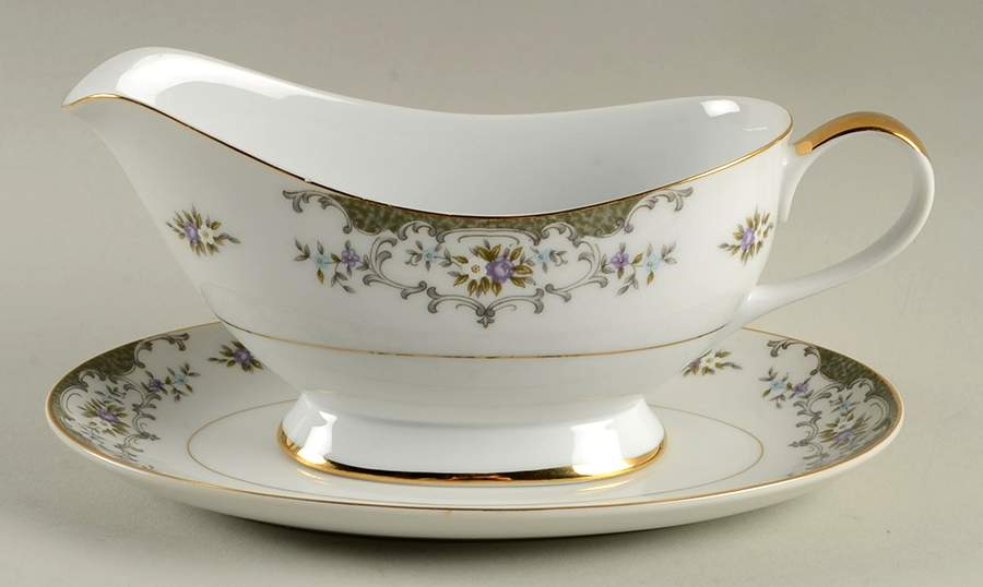 Victorienne Gravy Boat & Underplate by Mimosa-1