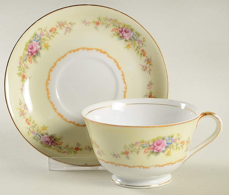 MRU1 Footed Cup & Saucer Set by Maruichi-1
