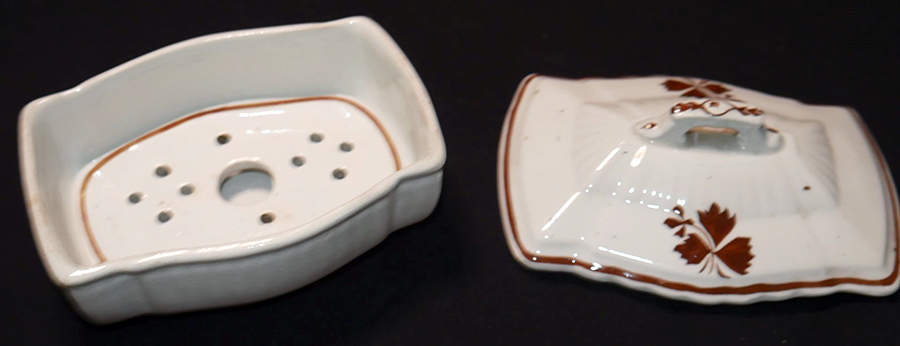 Tea Leaf Rectangular Covered Butter with Strainer by Mellor Taylor-1