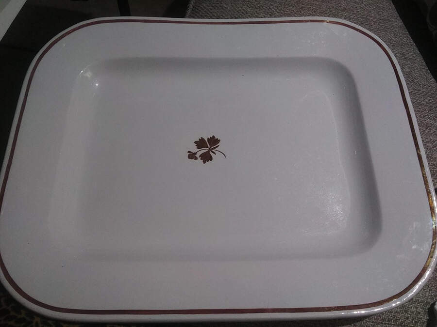 Tea Leaf 18" Oval Serving Platter by Mellor Taylor-1