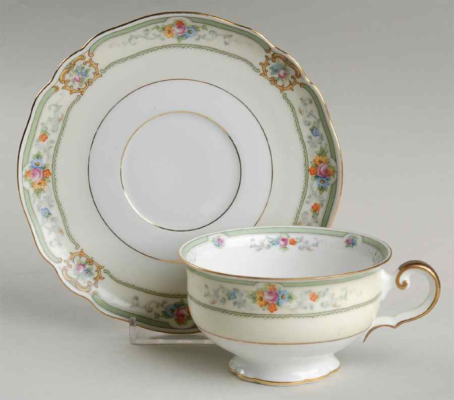 Brandon Footed Cup & Saucer Set by Paul Muller-1