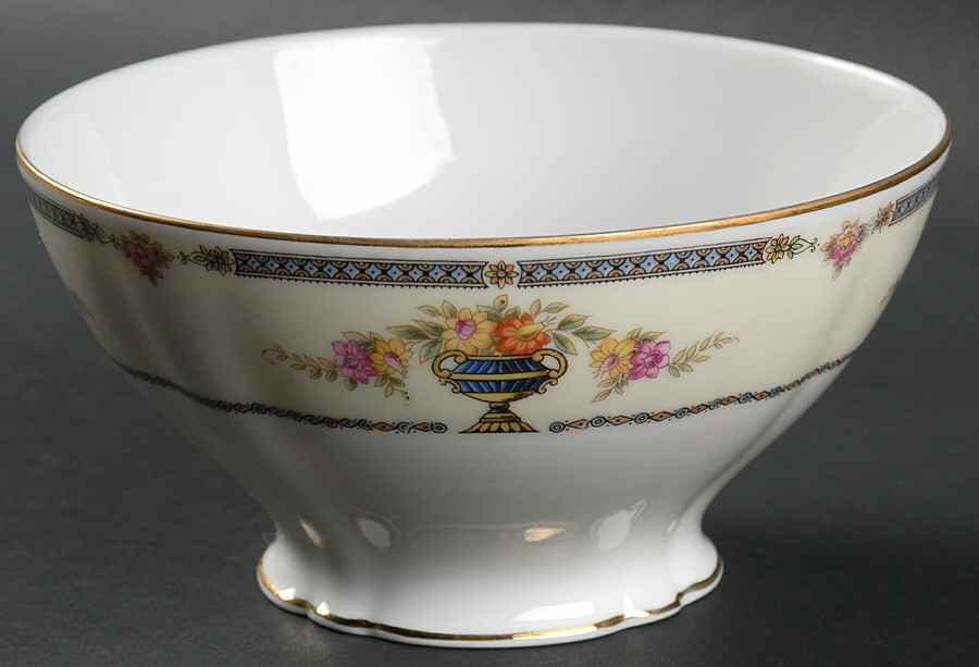 Locarno Cranberry Bowl by Paul Muller-1