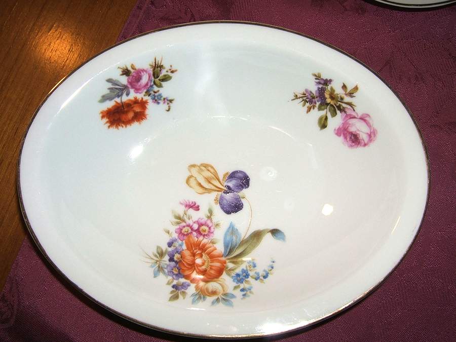 MUE7 10" Oval Vegetable Bowl by Paul Muller-1