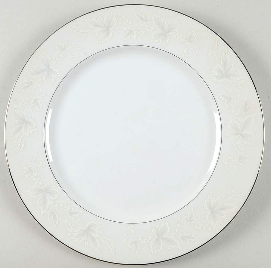 Danielle Dinner Plate by Meito-1