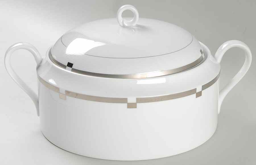 Invitation Platinum 2 Qt Round Covered Casserole by Mikasa-1
