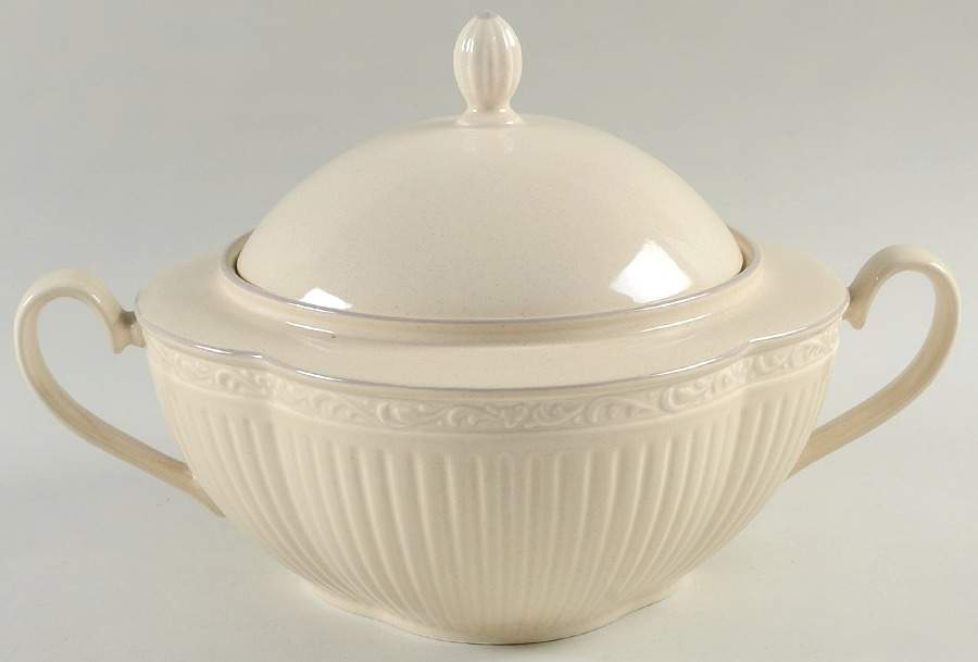 Sand Dune 2 Qt Round Covered Casserole by Mikasa-1