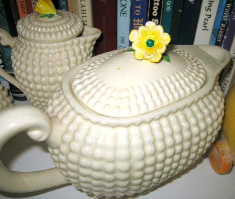 Hobnail Teapot & Lid by Maruhon Ware (Japan)-1