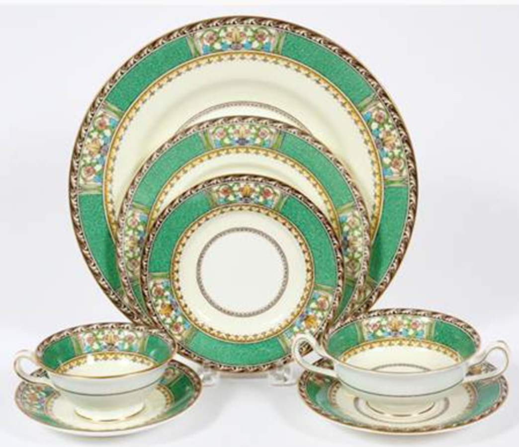 Countess Dinner Plate by Minton-1