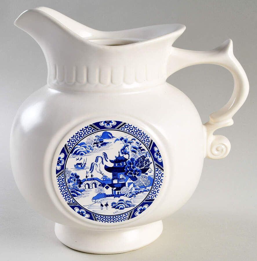 Blue Willow Figural Cookie Jar No Lid by Nelson McCoy-1