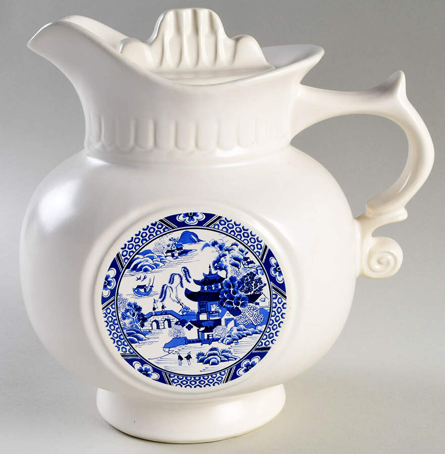 Blue Willow Figural Cookie Jar & Lid by Nelson McCoy-1