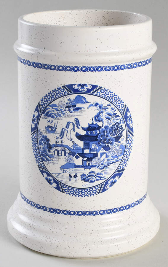 Blue Willow Medium Canister No Lid by Nelson McCoy-1