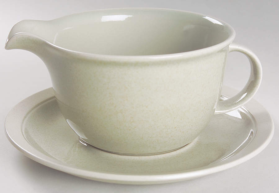 Mesa Verde Round Gravy Boat & Underplate by Mikasa-1