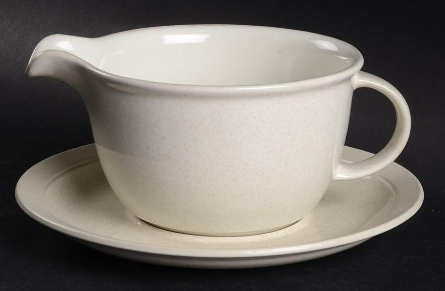 Malibu Dune Gravy Boat & Underplate by Mikasa-1