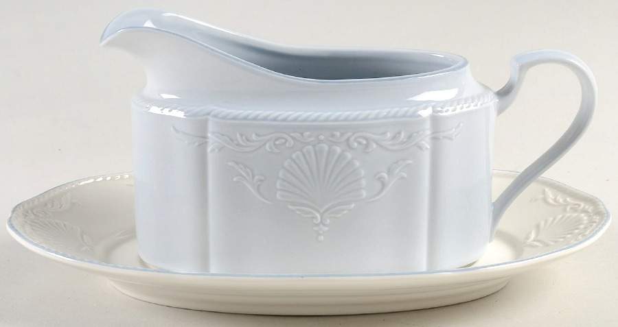 South Hampton Blue Gravy Boat & Underplate by Mikasa-1