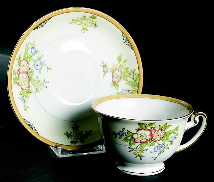 MEI739 Footed Cup & Saucer Set by Meito-1