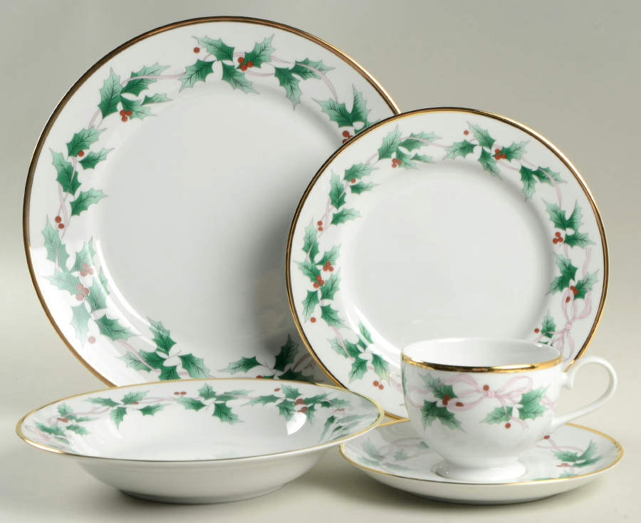 Christmas Holly 5 Piece Place Setting by Mikasa-1