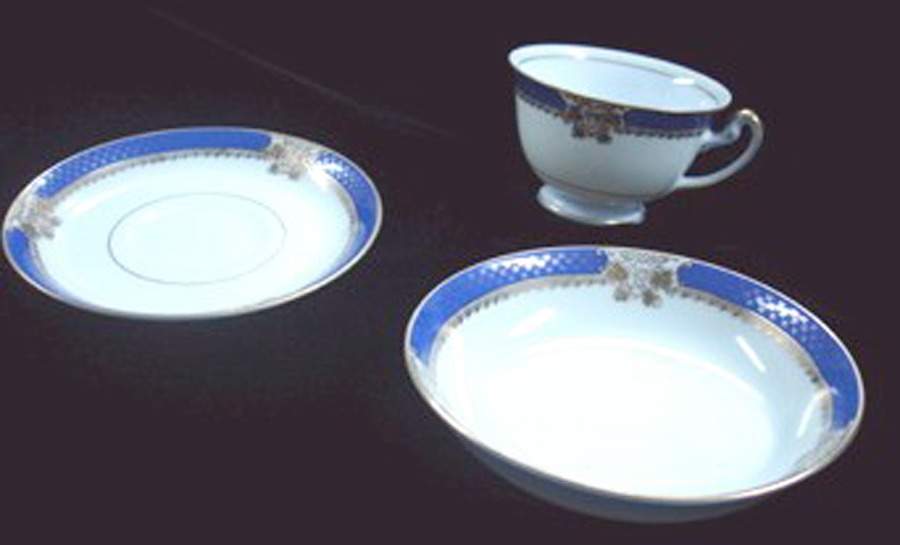 MEQ2 Footed Cup & Saucer Set by Meiton China-1