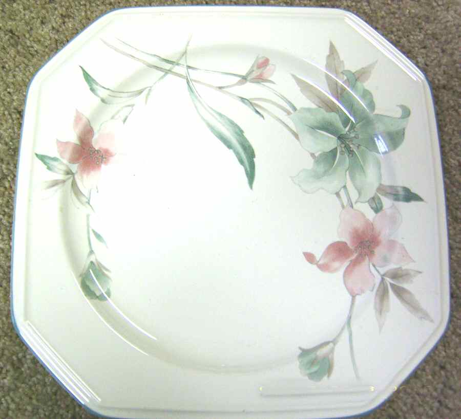French Lily Dinner Plate by Mikasa-1