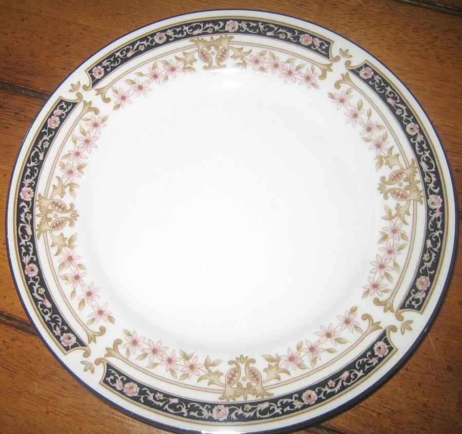 MUT3 Dinner Plate by Muti-1